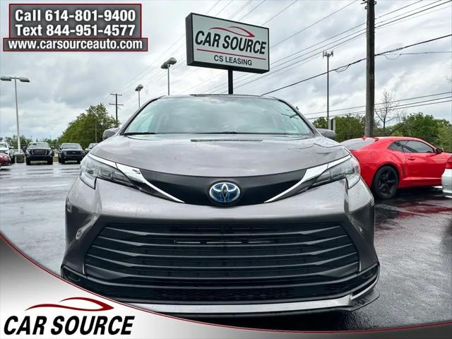 2024 Toyota Sienna LE
