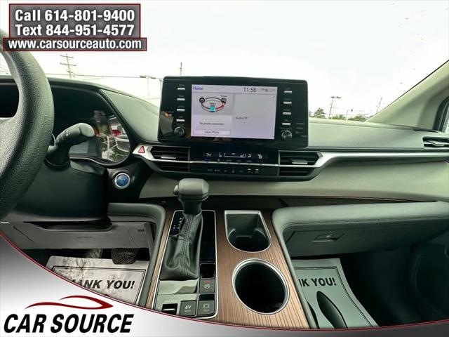 2024 Toyota Sienna LE