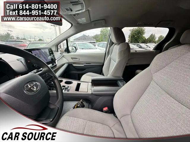 2024 Toyota Sienna LE