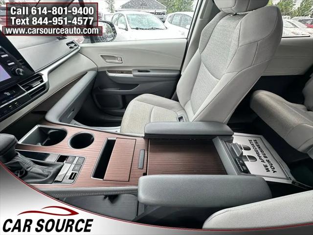 2024 Toyota Sienna LE