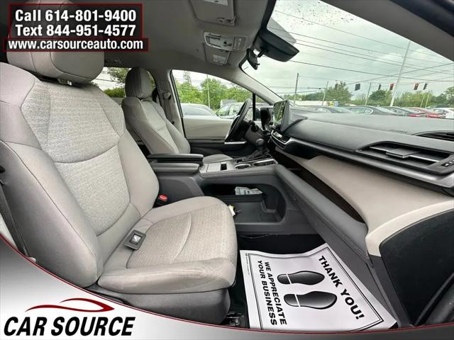 2024 Toyota Sienna LE