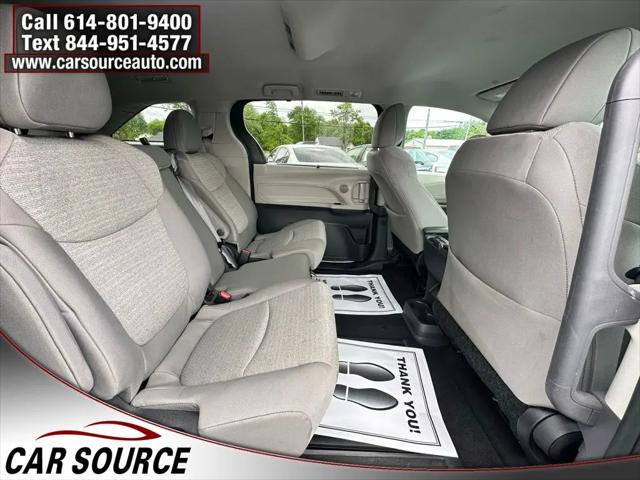 2024 Toyota Sienna LE