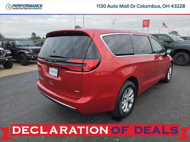 2027 Chrysler Pacifica Select