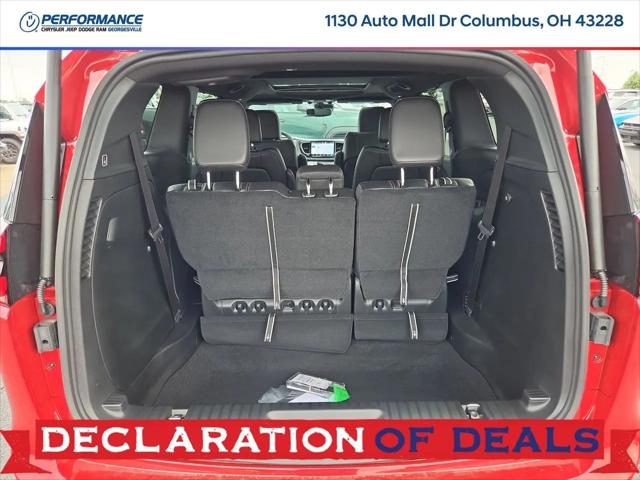 2027 Chrysler Pacifica Select