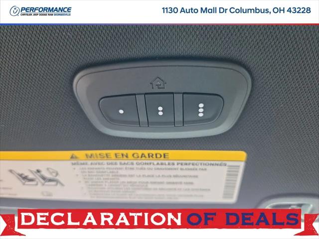 2027 Chrysler Pacifica Select