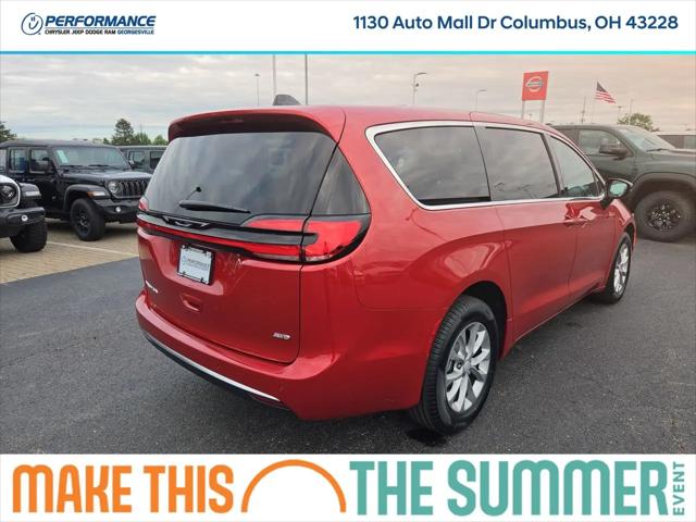 2027 Chrysler Pacifica Select
