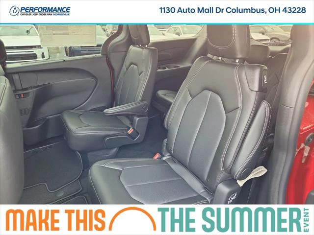 2027 Chrysler Pacifica Select