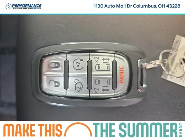 2027 Chrysler Pacifica Select