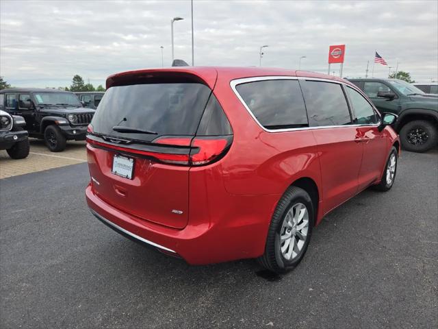 2027 Chrysler Pacifica Select AWD