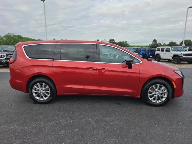 2027 Chrysler Pacifica Select AWD