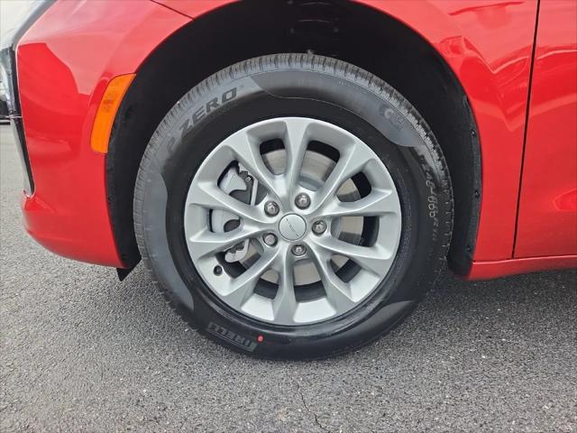 2027 Chrysler Pacifica Select AWD