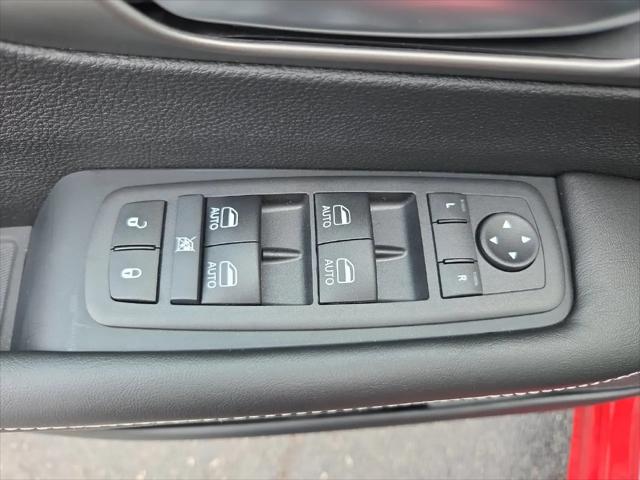 2027 Chrysler Pacifica Select AWD