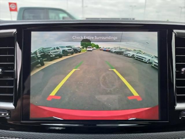 2027 Chrysler Pacifica Select AWD