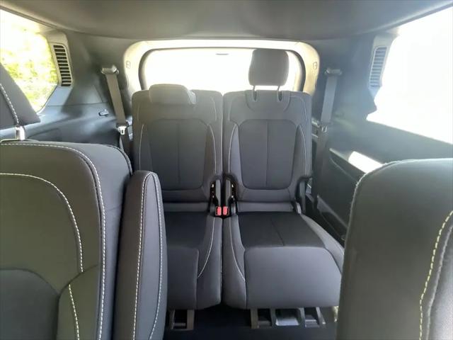 2025 Jeep Grand Cherokee L Laredo X 4x4