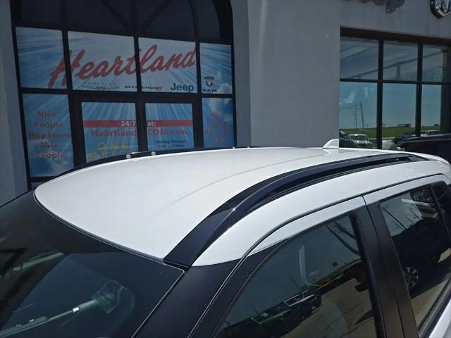 2024 Nissan Kicks SR Xtronic CVT