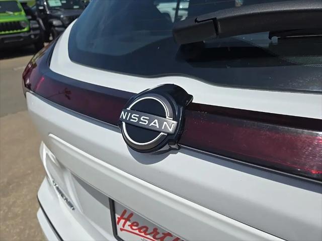 2024 Nissan Kicks SR Xtronic CVT