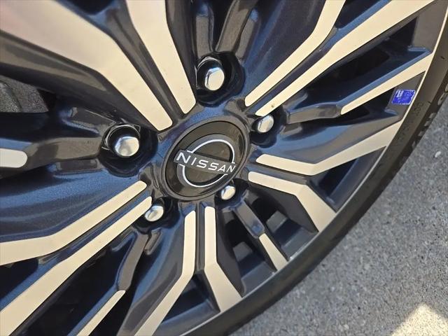 2024 Nissan Kicks SR Xtronic CVT