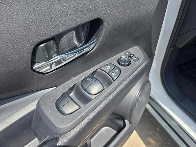 2024 Nissan Kicks SR Xtronic CVT