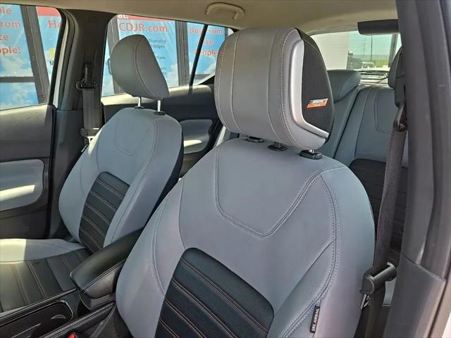 2024 Nissan Kicks SR Xtronic CVT