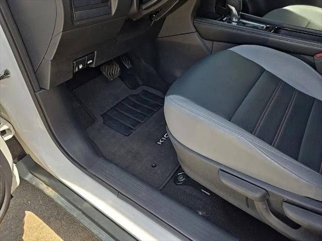 2024 Nissan Kicks SR Xtronic CVT