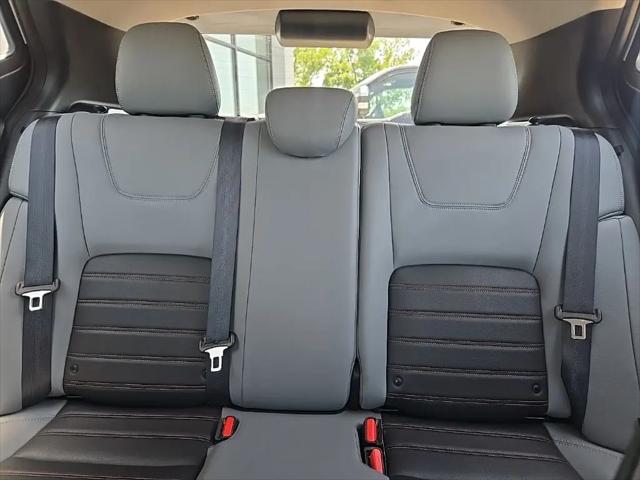 2024 Nissan Kicks SR Xtronic CVT