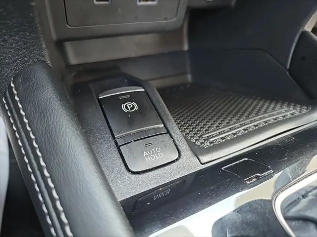 2024 Nissan Kicks SR Xtronic CVT
