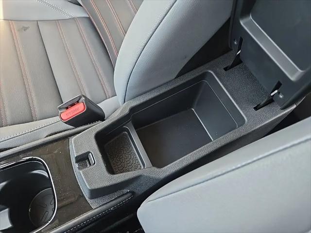 2024 Nissan Kicks SR Xtronic CVT