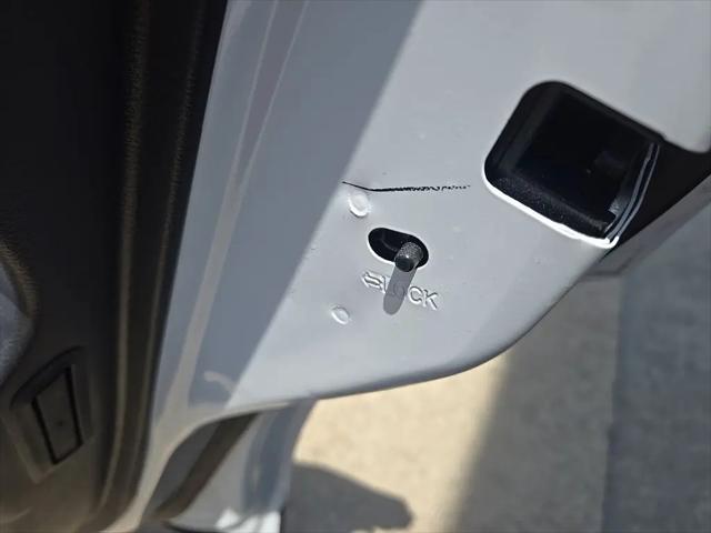 2024 Nissan Kicks SR Xtronic CVT