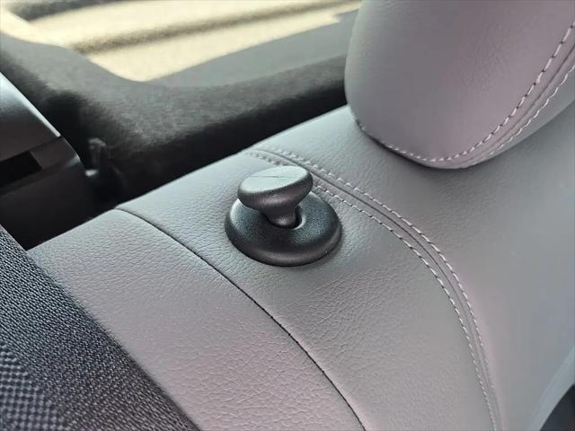 2024 Nissan Kicks SR Xtronic CVT
