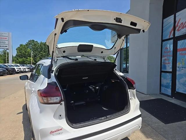 2024 Nissan Kicks SR Xtronic CVT