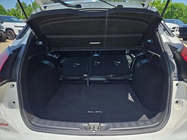 2024 Nissan Kicks SR Xtronic CVT