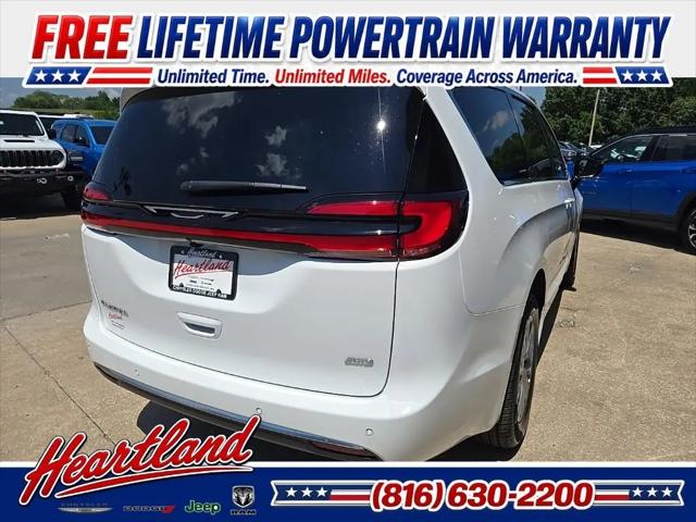 2027 Chrysler Pacifica Select