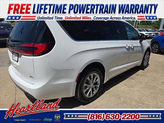2027 Chrysler Pacifica Select