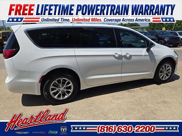 2027 Chrysler Pacifica Select