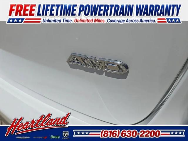 2027 Chrysler Pacifica Select