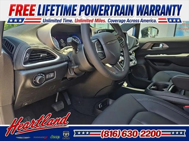 2027 Chrysler Pacifica Select