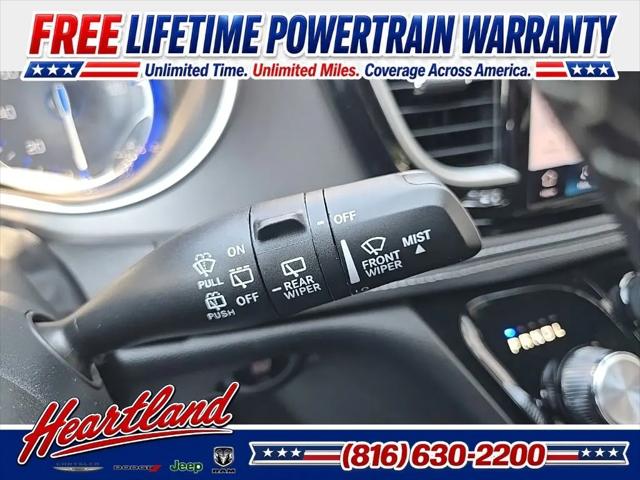 2027 Chrysler Pacifica Select