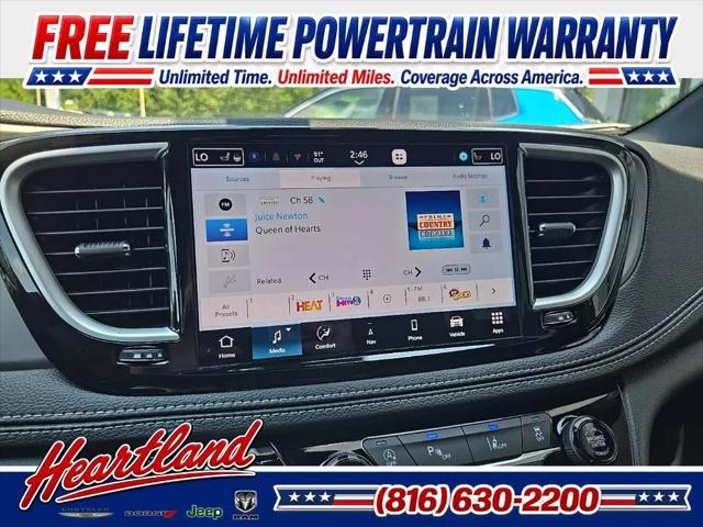 2027 Chrysler Pacifica Select