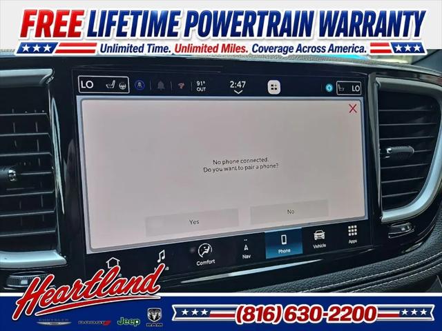 2027 Chrysler Pacifica Select