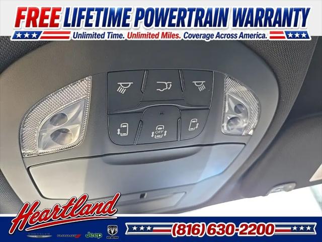 2027 Chrysler Pacifica Select