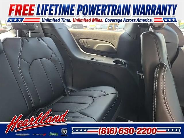 2027 Chrysler Pacifica Select