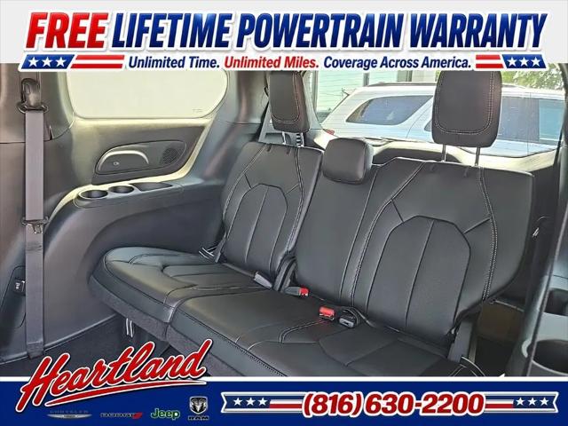 2027 Chrysler Pacifica Select