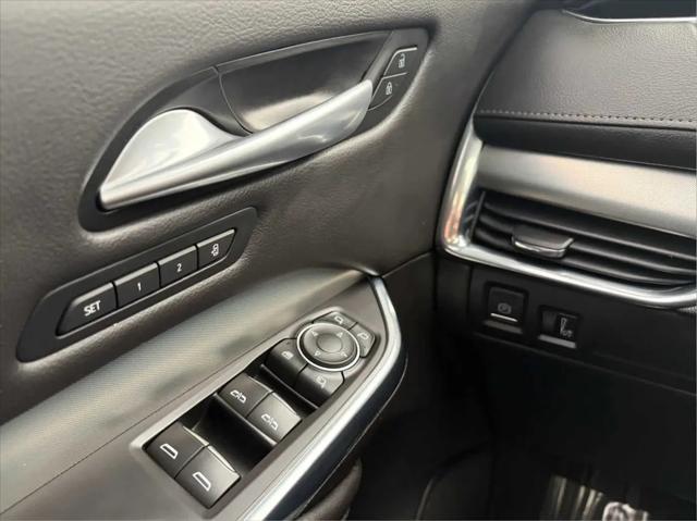 2023 Cadillac XT4 AWD Premium Luxury