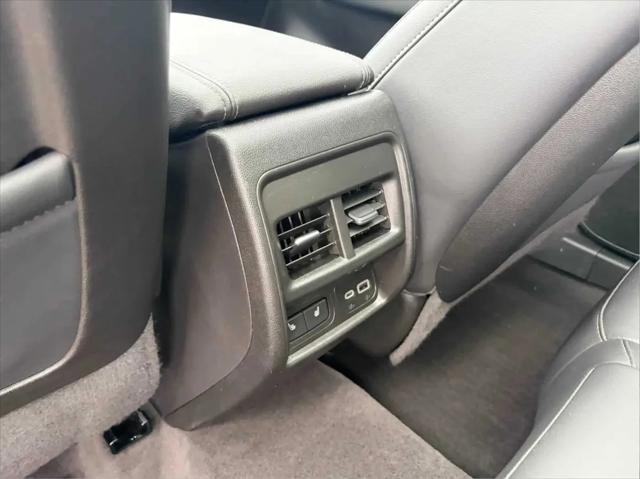 2023 Cadillac XT4 AWD Premium Luxury