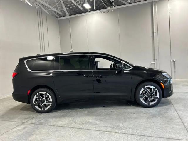 2027 Chrysler Pacifica Limited