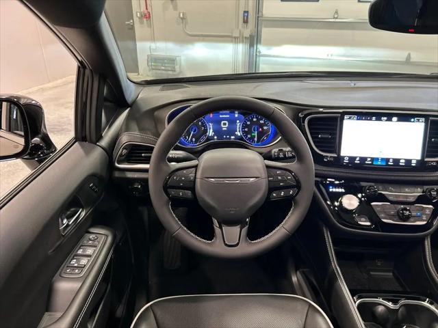 2027 Chrysler Pacifica Limited