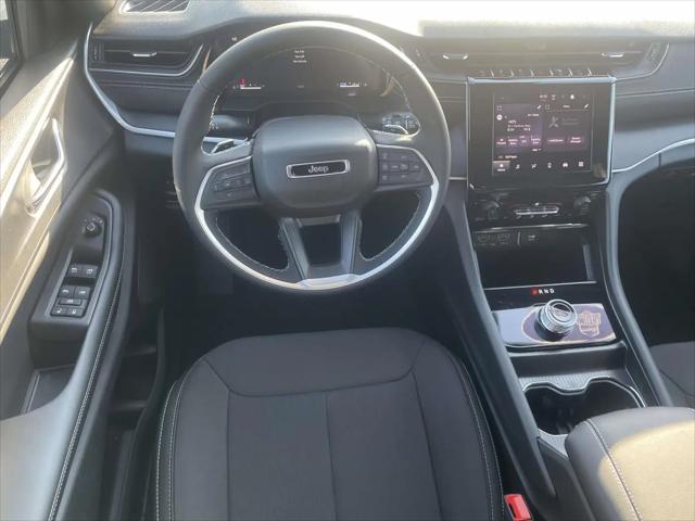 2026 Jeep Grand Cherokee L Laredo 4x2