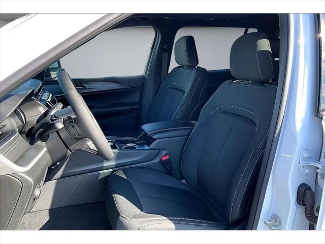 2026 Jeep Grand Cherokee L Altitude 4x4