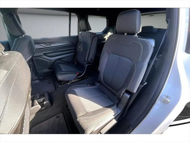 2026 Jeep Grand Cherokee L Altitude 4x4