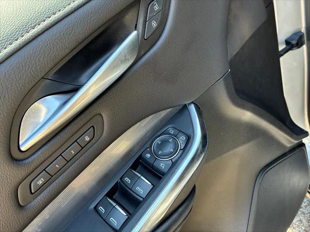 2024 Cadillac XT4 AWD Premium Luxury